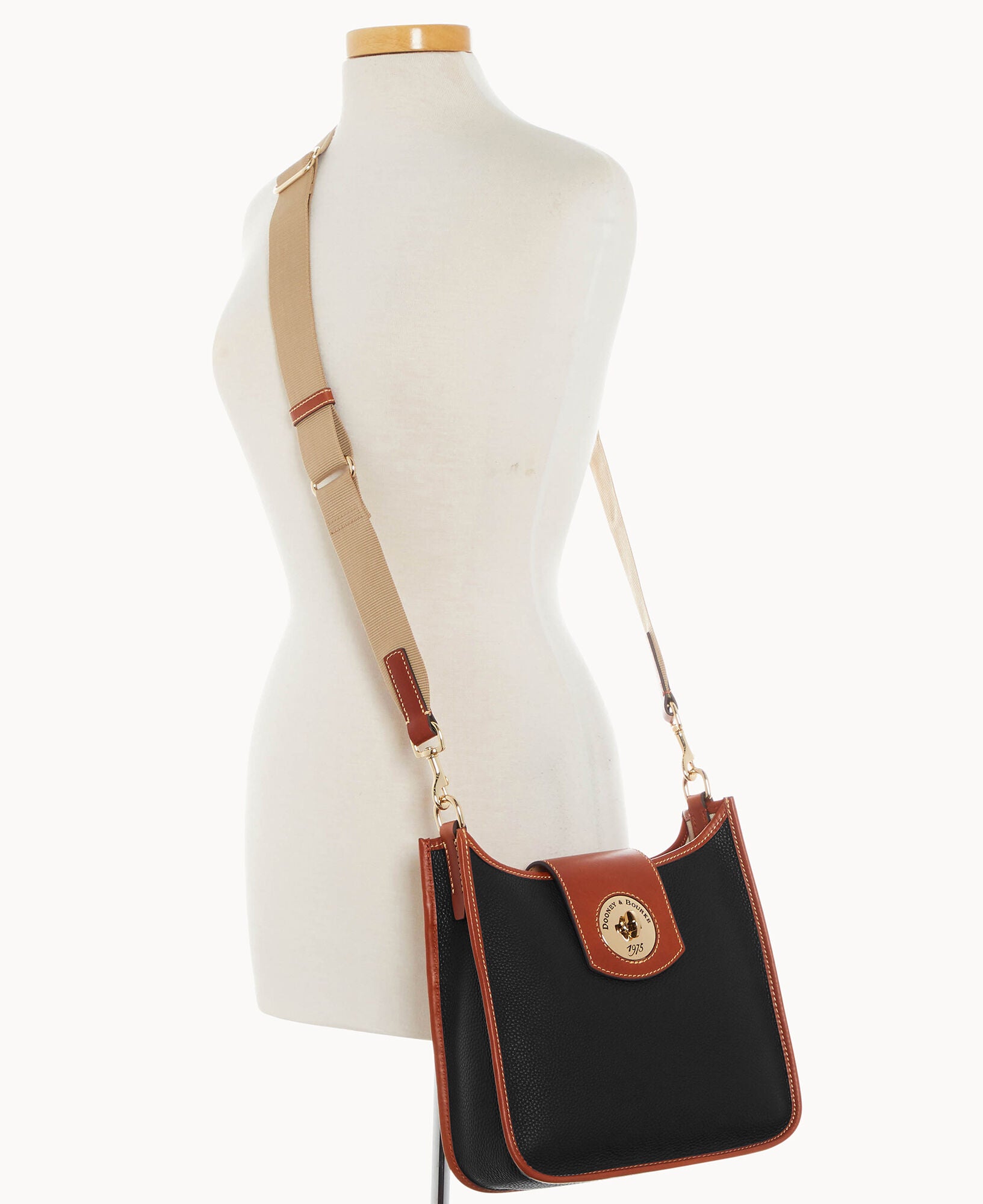 Pebble Turnlock Messenger 28 - Image 30