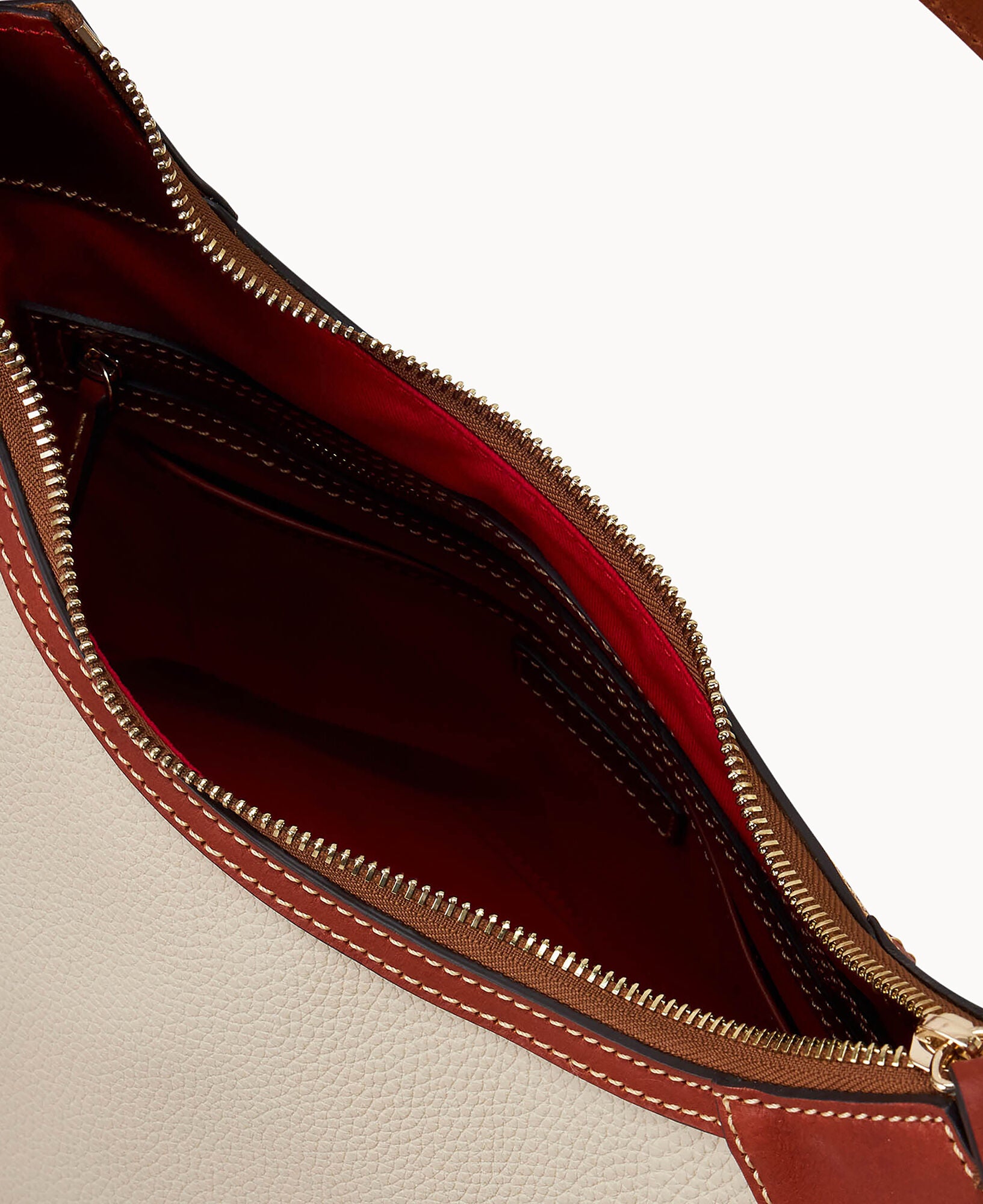 Pebble Grain Hobo - Image 3