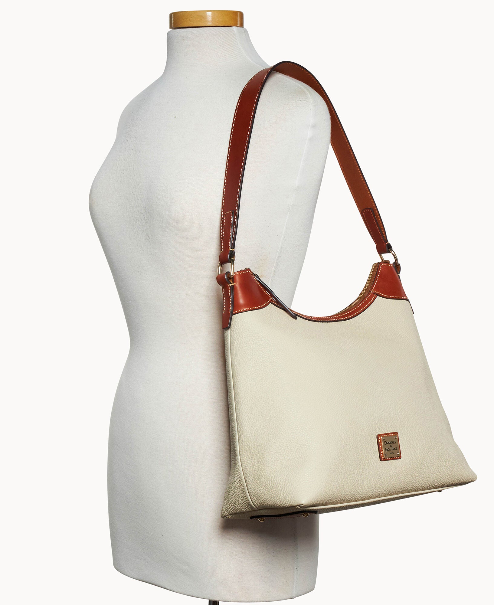 Pebble Grain Hobo - Image 4
