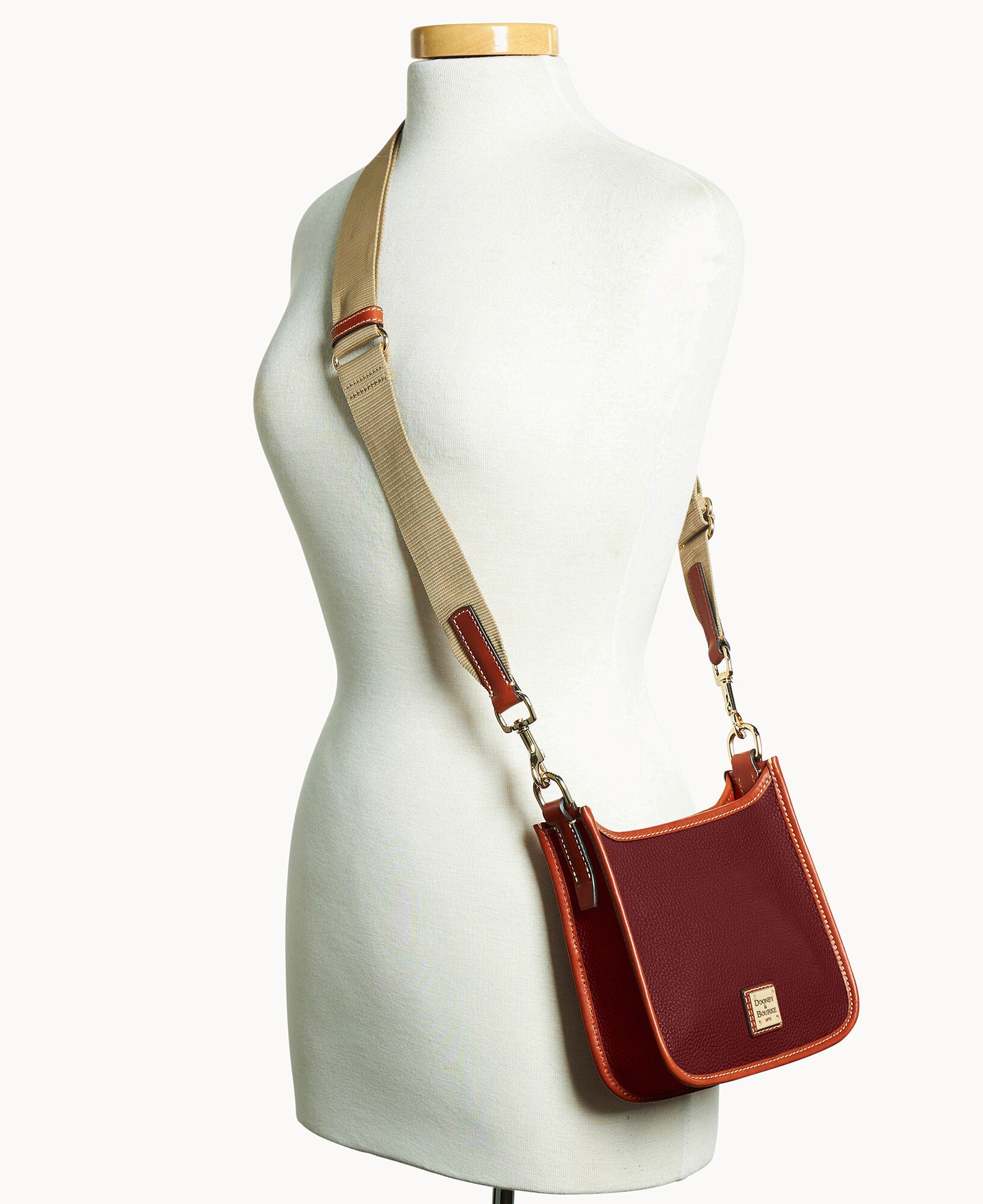 Pebble Grain Small Messenger - Image 8