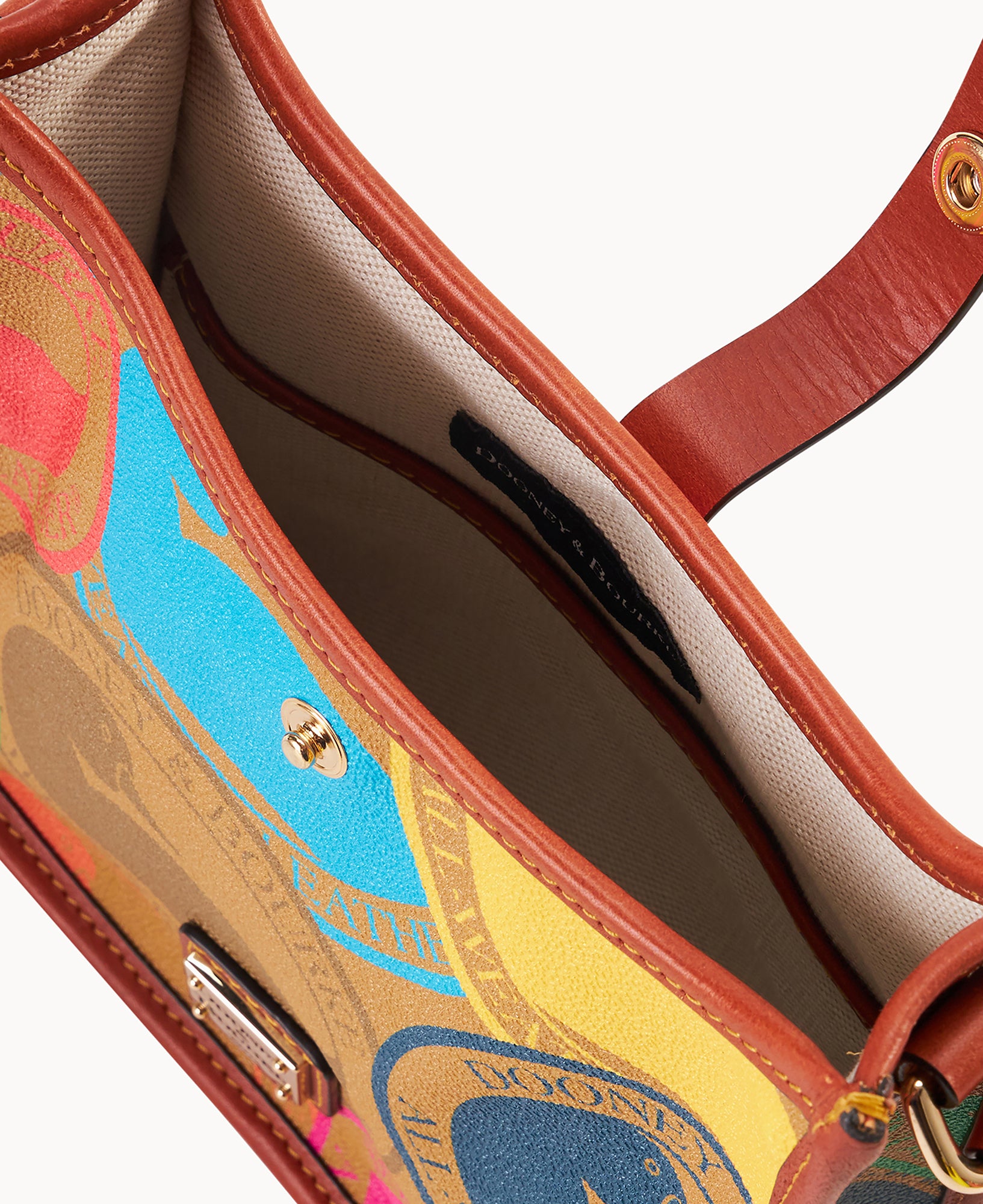 Passport Messenger 20 - Image 3